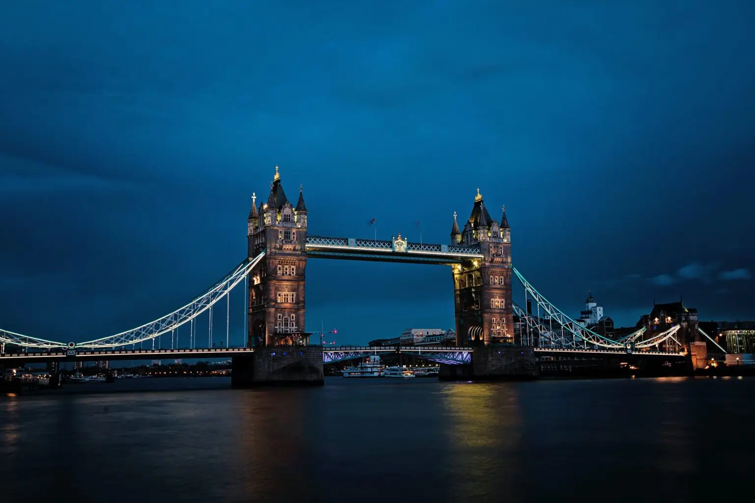 tower bridge night